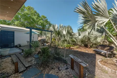 2905 W Paxton Avenue Tampa FL 33611