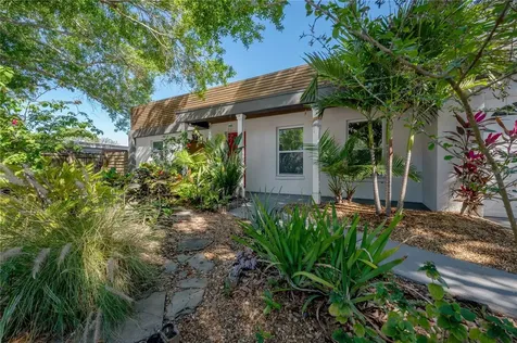 2905 W Paxton Avenue Tampa FL 33611
