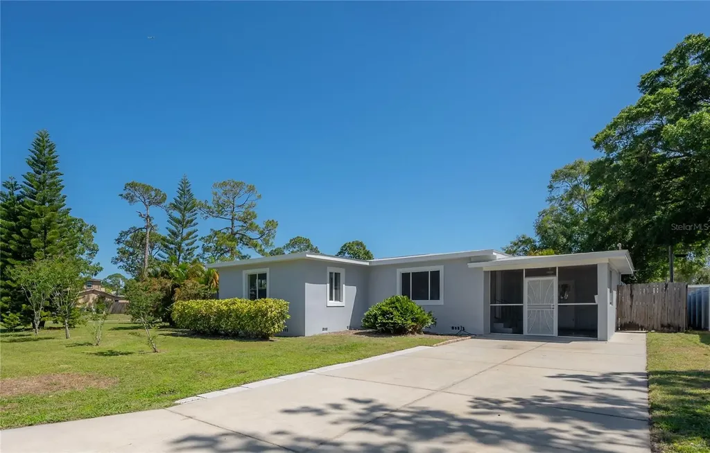 5931 Mangrove Street N St Petersburg FL 33703