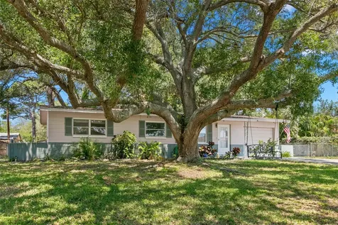 6735 Criswell Avenue N St Petersburg FL 33709