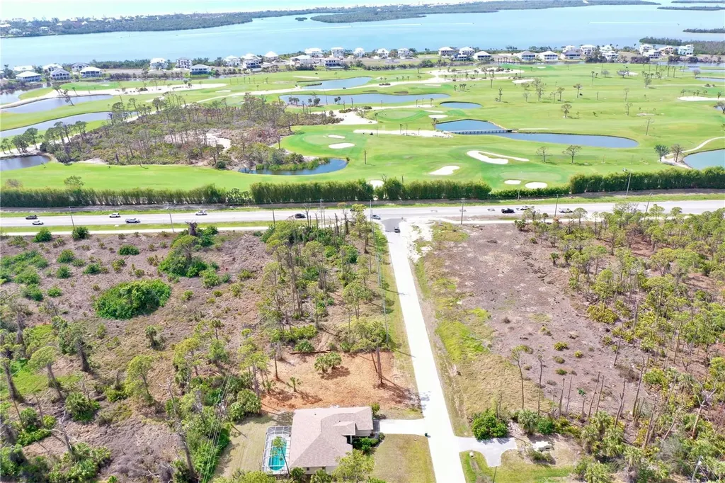 8905 Bantry Bay Englewood FL 34224