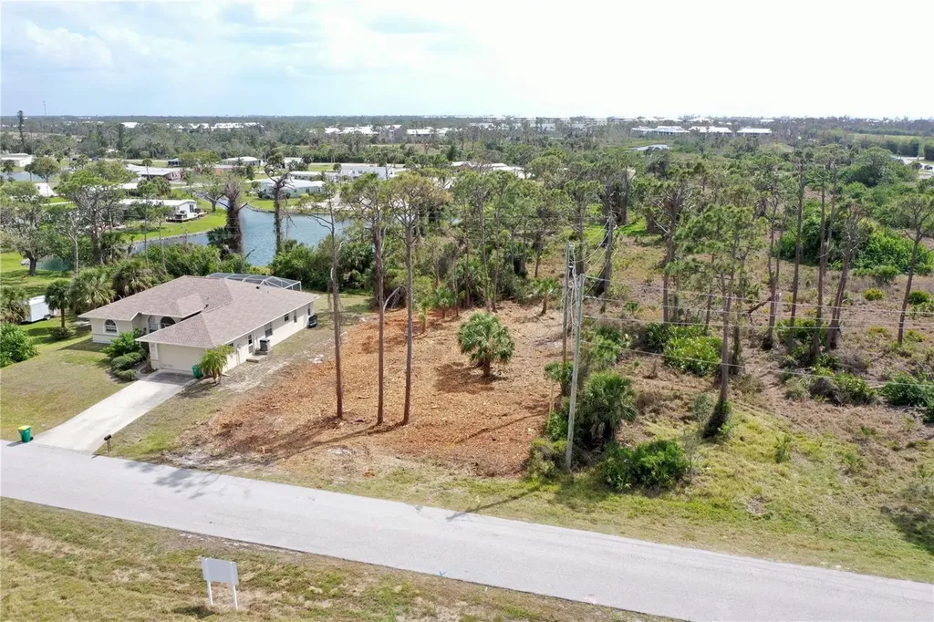 8905 Bantry Bay Englewood FL 34224