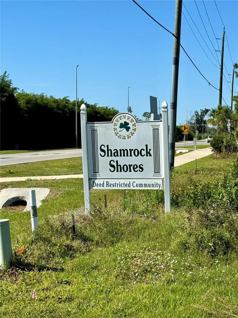 8905 Bantry Bay Englewood FL 34224