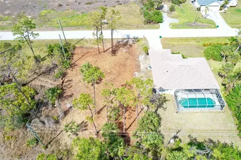 8905 Bantry Bay Englewood FL 34224