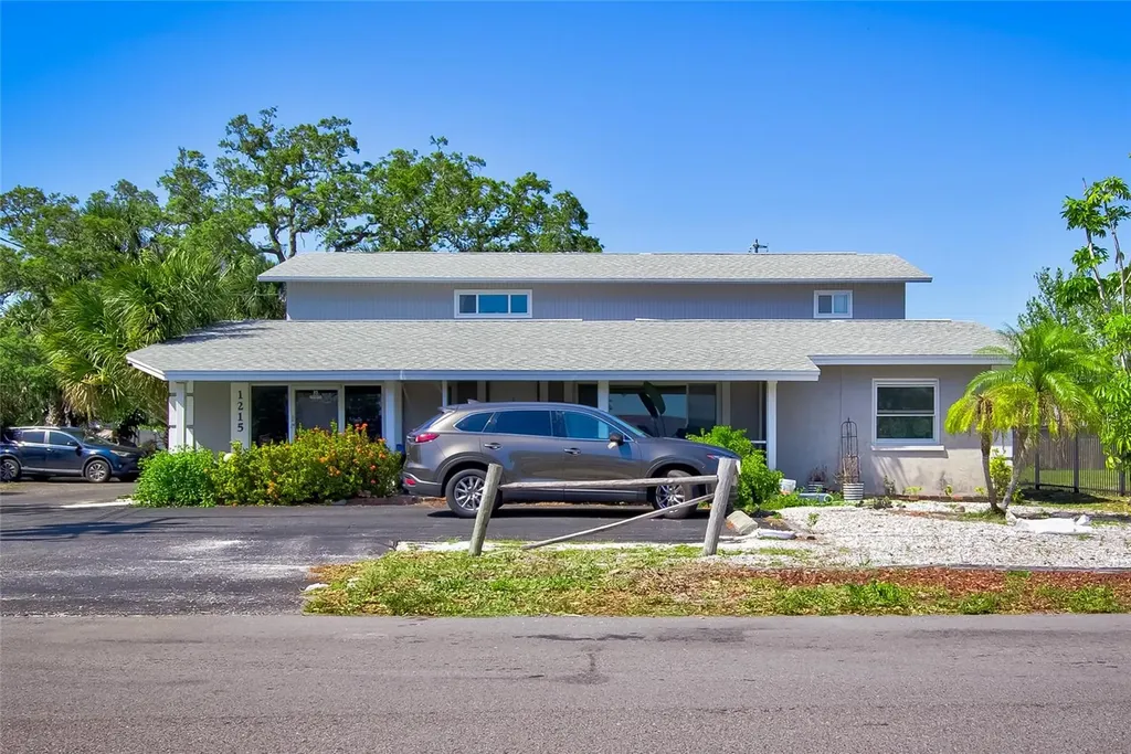 1215 69th Avenue W Bradenton FL 34207