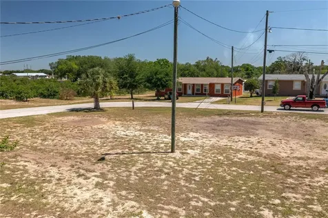 40 Blackjack Avenue Frostproof FL 33843