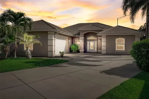 4501 Mcintosh Lake Avenue Sarasota FL 34233