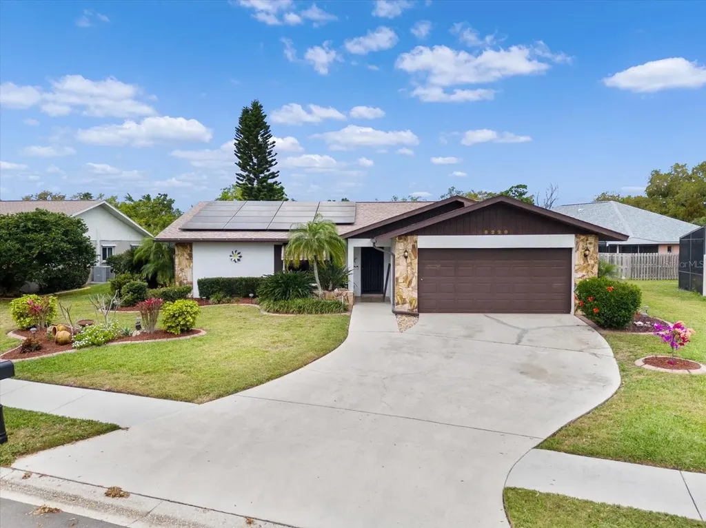 8220 Cypress Lake Drive Sarasota FL 34243