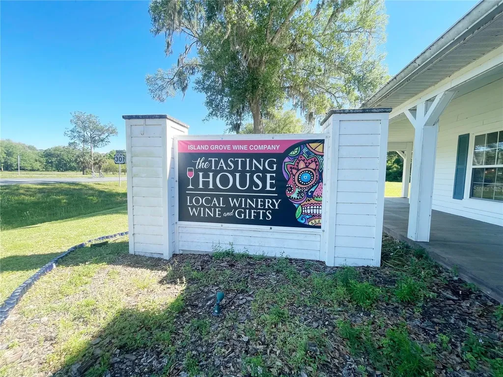 21848 S County Road 325 Hawthorne FL 32640