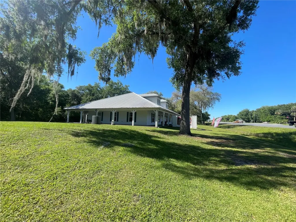 21848 S County Road 325 Hawthorne FL 32640