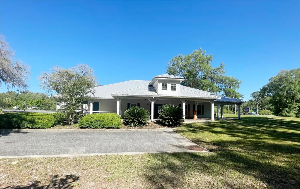 21848 S County Road 325 Hawthorne FL 32640