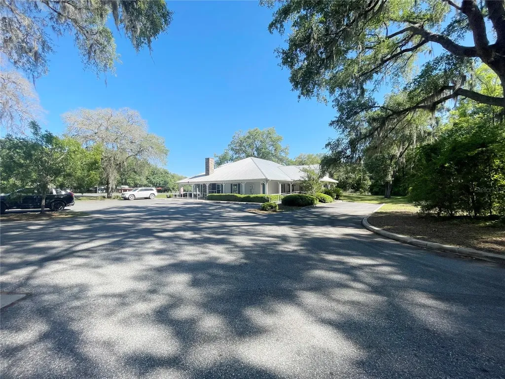 21848 S County Road 325 Hawthorne FL 32640