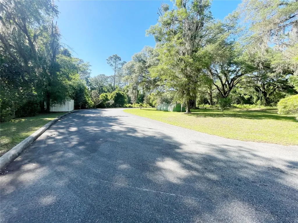 21848 S County Road 325 Hawthorne FL 32640
