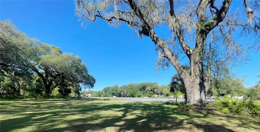 21848 S County Road 325 Hawthorne FL 32640