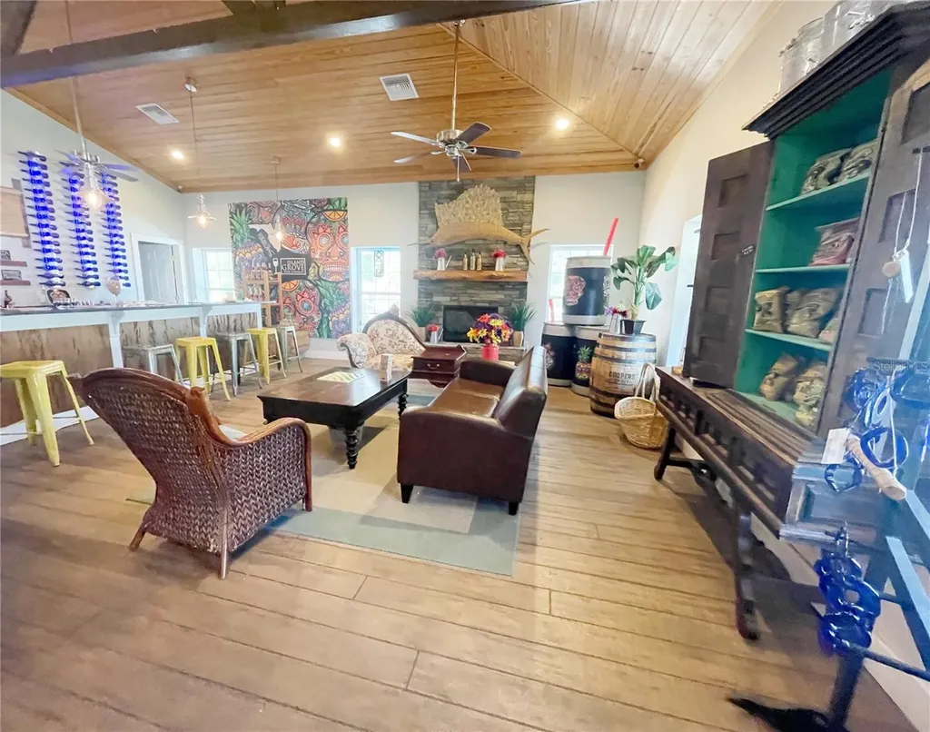 21848 S County Road 325 Hawthorne FL 32640