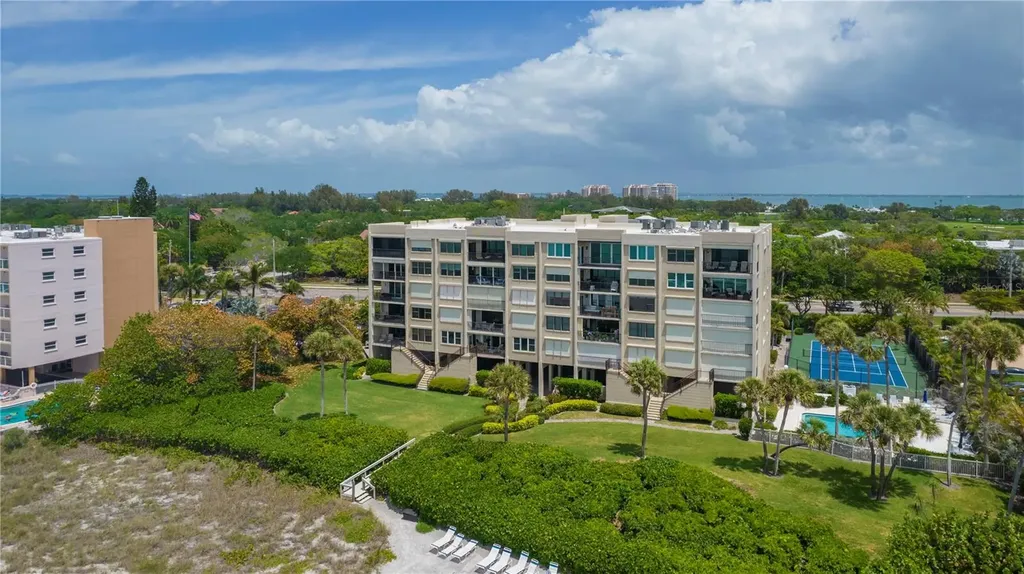 2675 Gulf Of Mexico Drive Longboat Key FL 34228