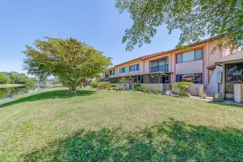 9543 86th Avenue Seminole FL 33777