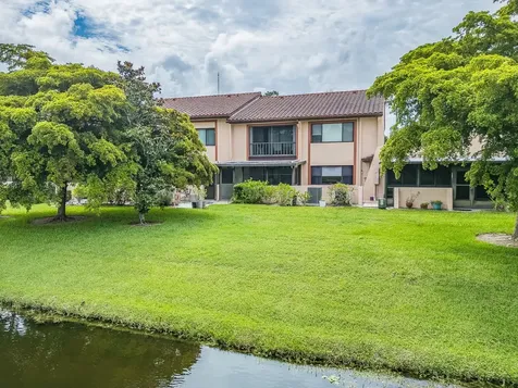 9543 86th Avenue Seminole FL 33777