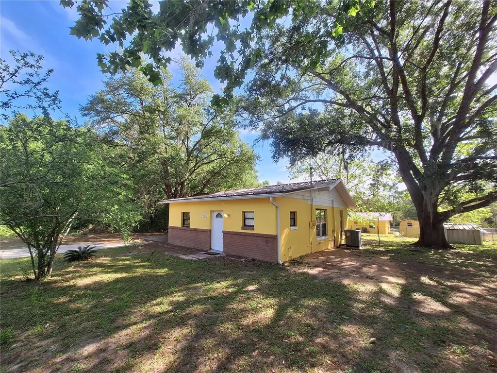 183 NE 170th Court Silver Springs FL 34488