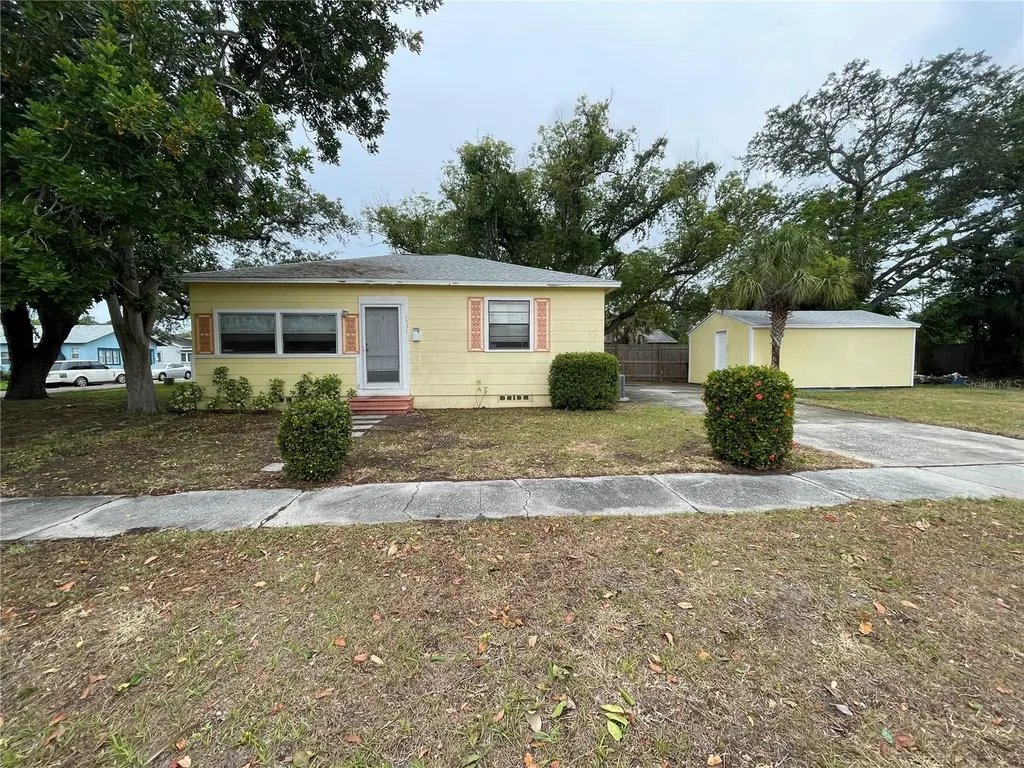 1531 44th Street S St Petersburg FL 33711