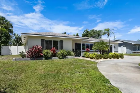 2325 S Shore Drive SE St Petersburg FL 33705