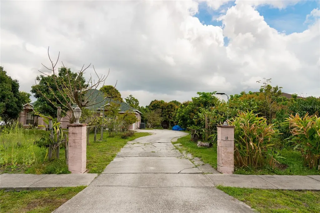 1057 Shawnda Lane Kissimmee FL 34744