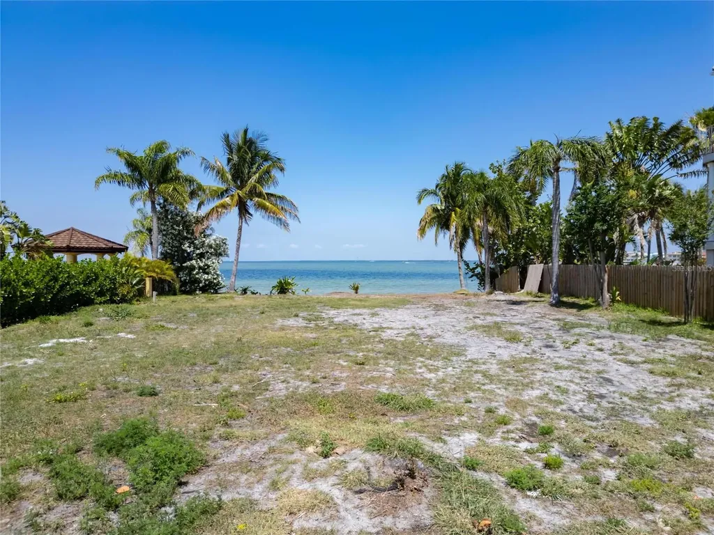 1013 Symphony Isles Boulevard Apollo Beach FL 33572