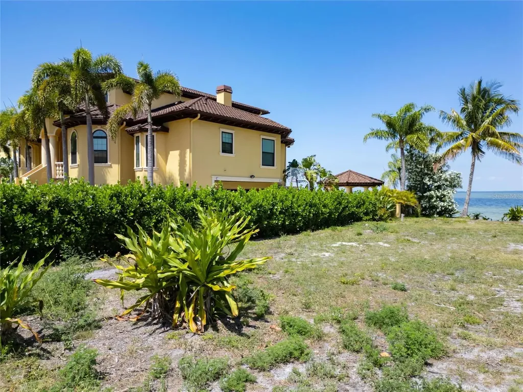1013 Symphony Isles Boulevard Apollo Beach FL 33572