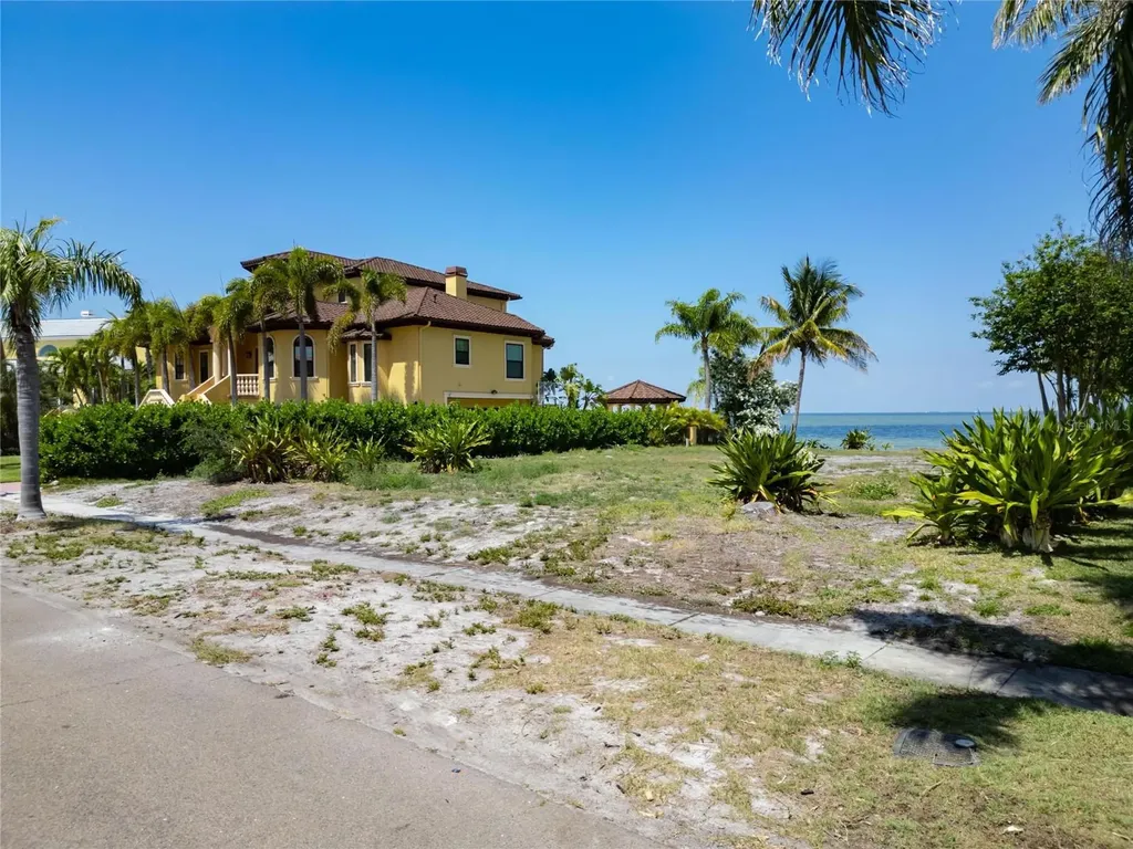1013 Symphony Isles Boulevard Apollo Beach FL 33572
