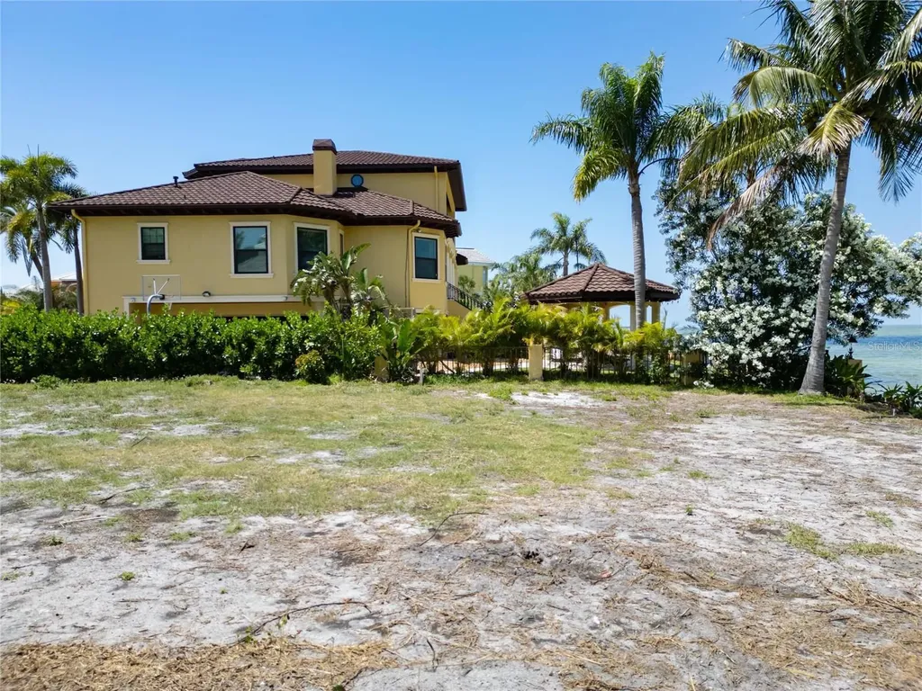 1013 Symphony Isles Boulevard Apollo Beach FL 33572