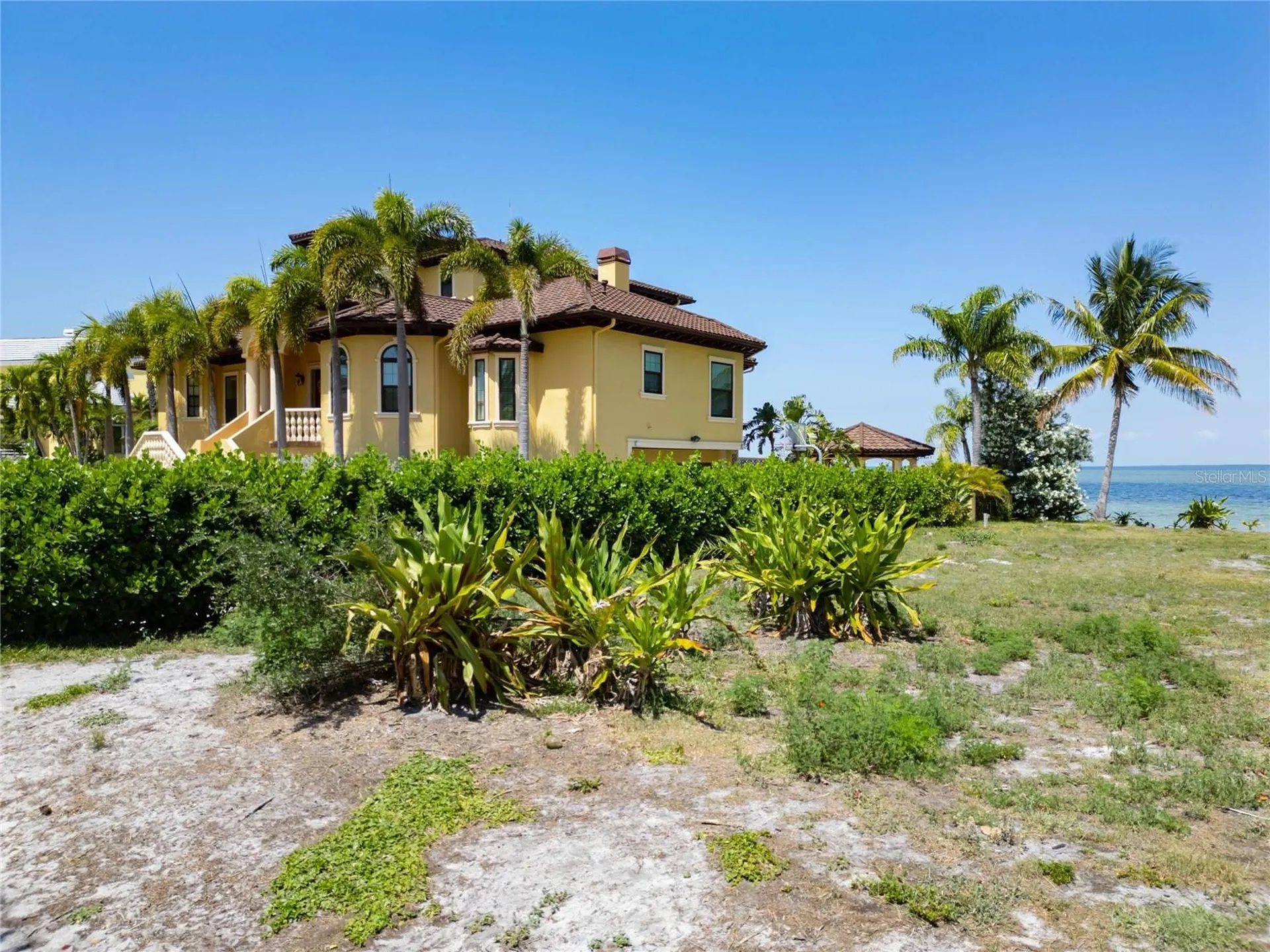 1013 Symphony Isles Boulevard Apollo Beach FL 33572