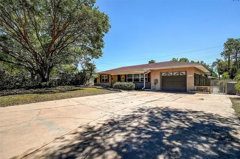 5216 35th Terrace N St Petersburg FL 33710