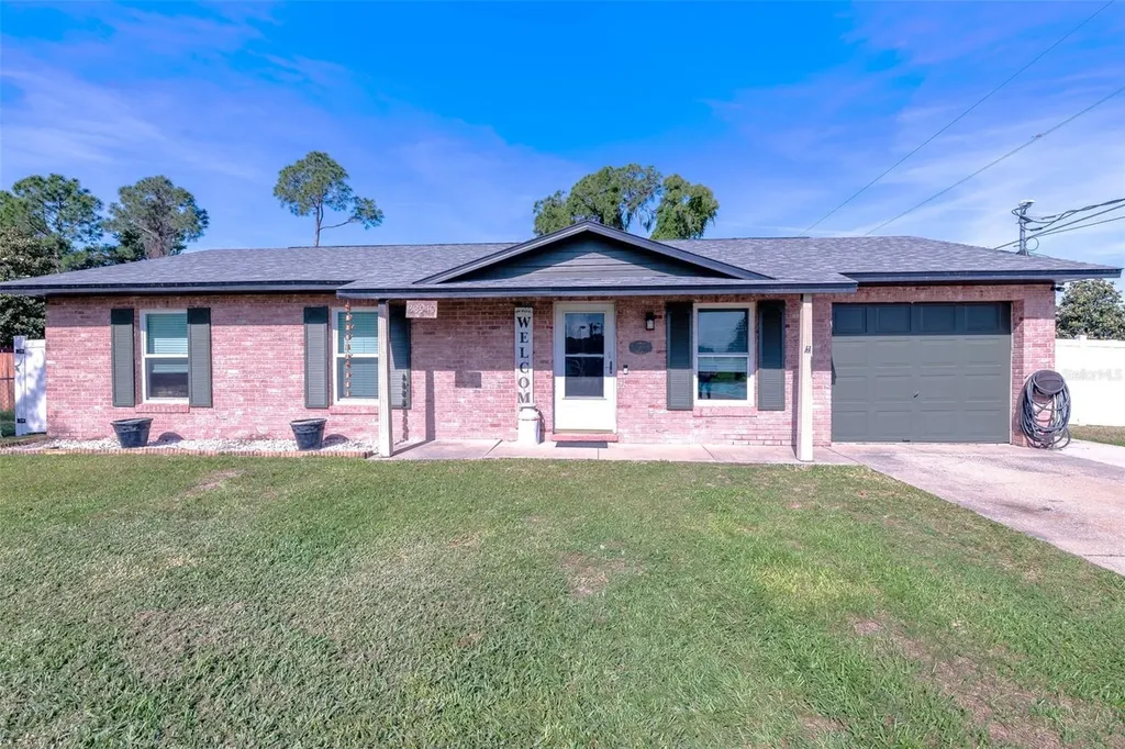 33949 Clara Drive Leesburg FL 34788