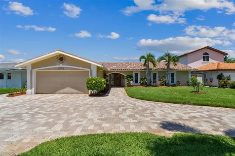 2079 Massachusetts Avenue NE St Petersburg FL 33703