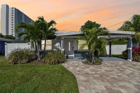 825 67th Street S St Petersburg FL 33707