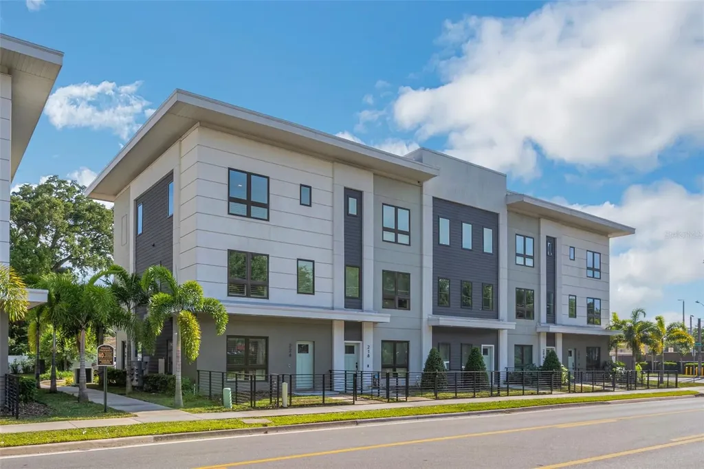 224 E Pineloch Avenue Orlando FL 32806