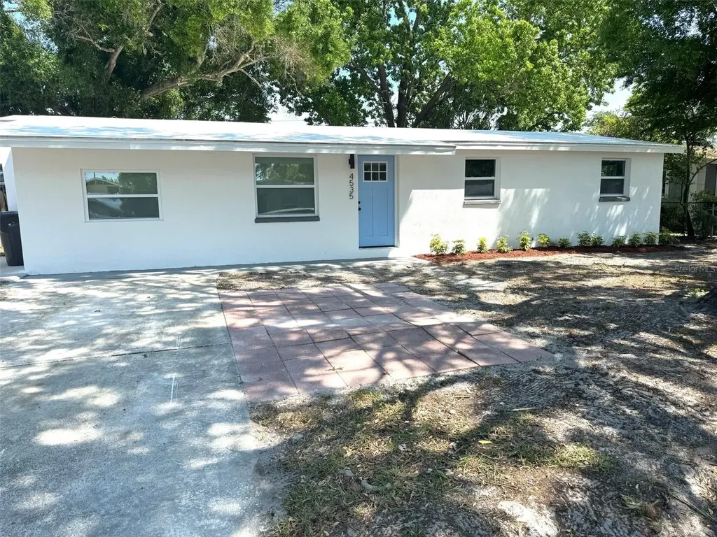 4535 W Henry Avenue Tampa FL 33614