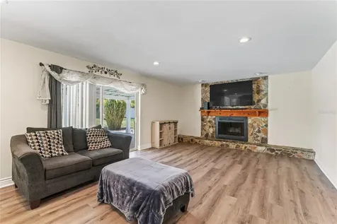 3209 Rowan Lane Tampa FL 33618