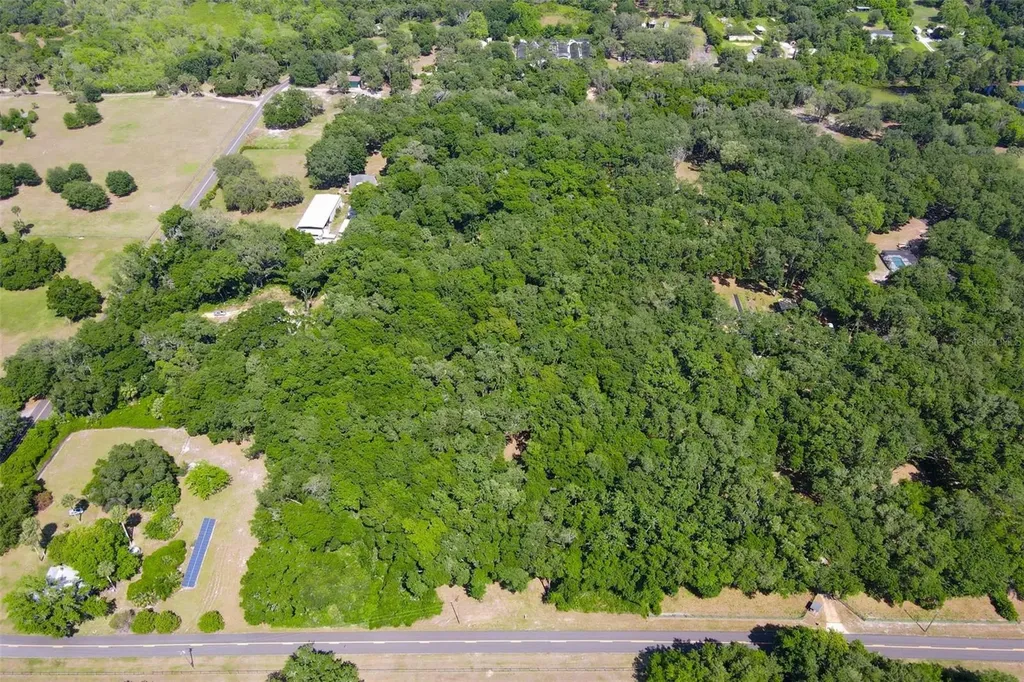 Emeralda Island Road Leesburg FL 34788
