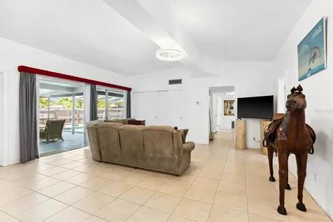 2421 67th Avenue S St Petersburg FL 33712