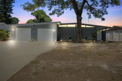 2421 67th Avenue S St Petersburg FL 33712