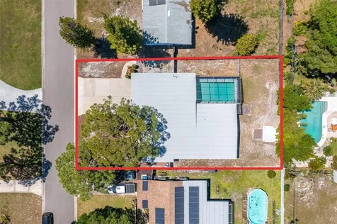 2421 67th Avenue S St Petersburg FL 33712