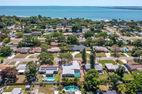 2421 67th Avenue S St Petersburg FL 33712