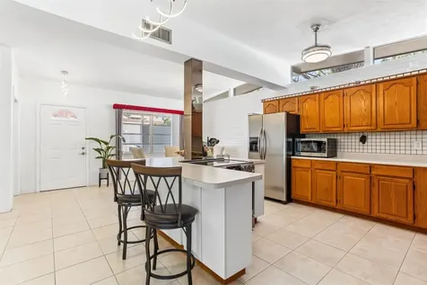 2421 67th Avenue S St Petersburg FL 33712