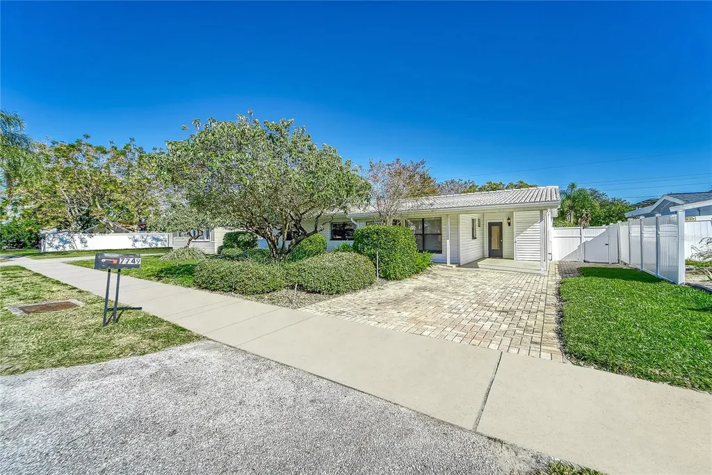 7749 Ridge Road Seminole FL 33772