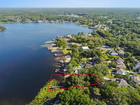 14738 Lake Magdalene Circle Tampa FL 33613