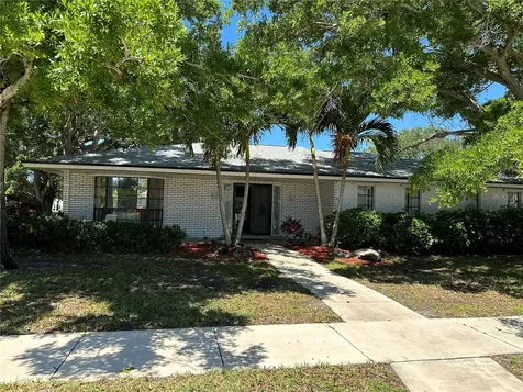 12 Yacht Club Lane Indian Harbour Beach FL 32937
