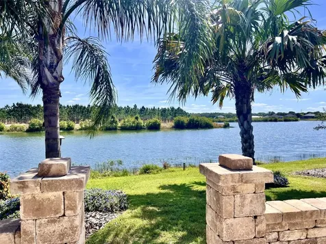 8668 Bridgeport Bay Circle Mount Dora FL 32757