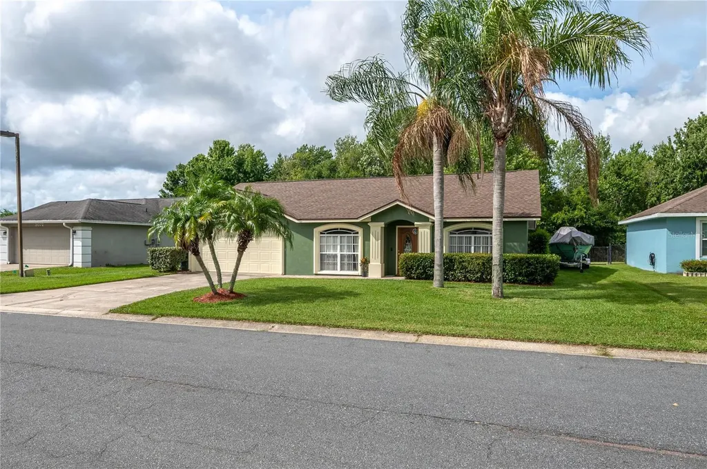 3084 Thoroughbred Loop W Lakeland FL 33811