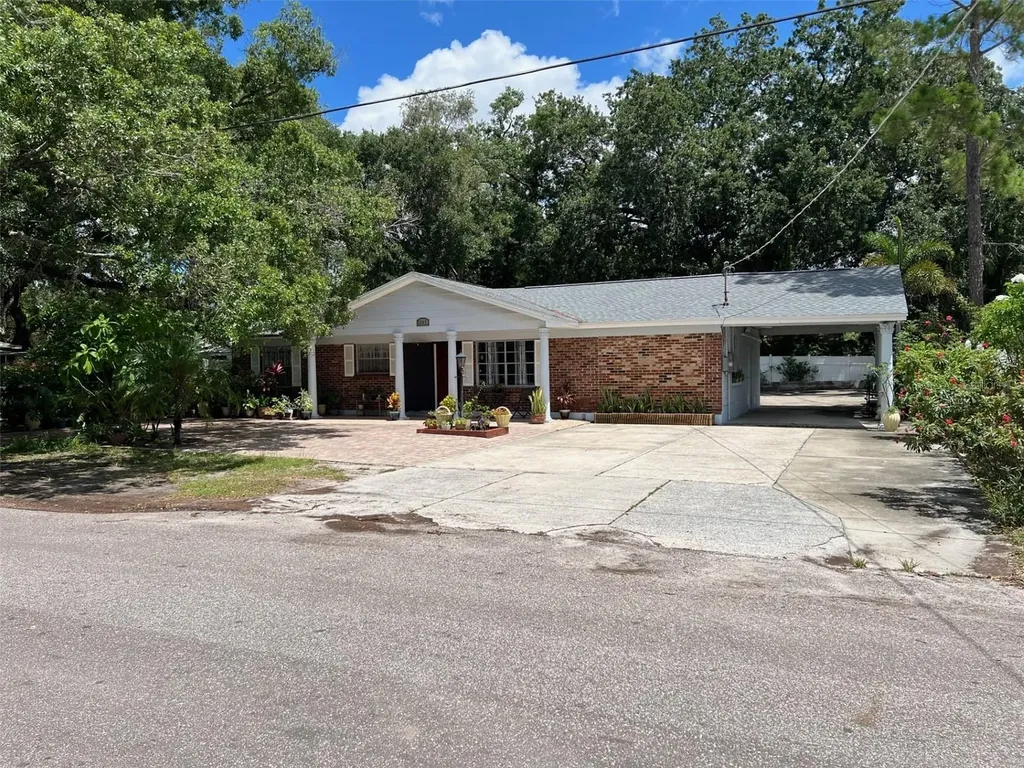 2507 W Powhatan Avenue Tampa FL 33614